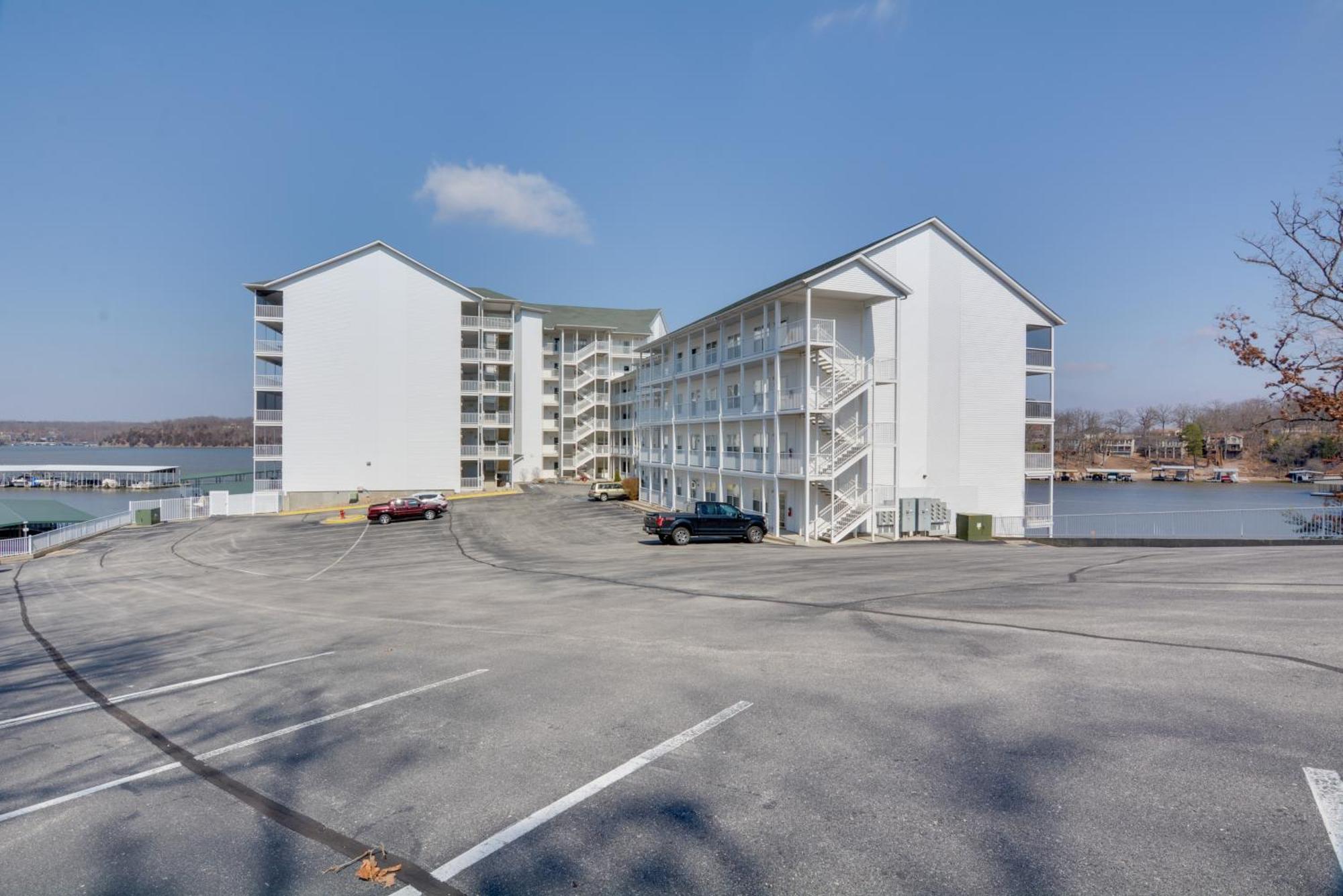 Lakefront Osage Beach Condo With Pool And Water Views! Exterior foto